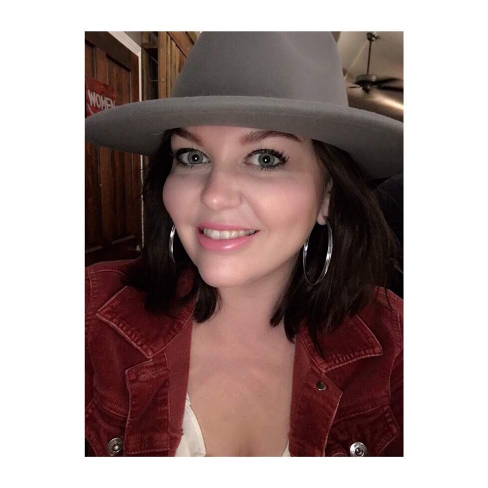 Meet your Posher, Nikki